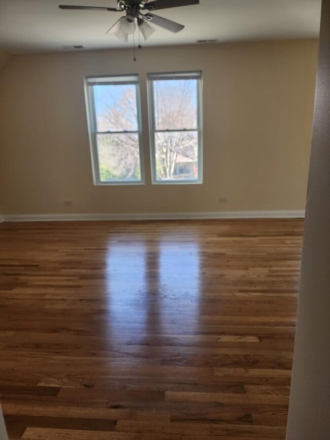 1921 Darrow Ave, Unit 2 in Evanston, IL - Foto de edificio - Building Photo