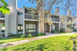 1586 E Ventnor Ave in Holladay, UT - Building Photo