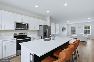 369 Soft Rush Ln in La Plata, MD - Building Photo - Building Photo