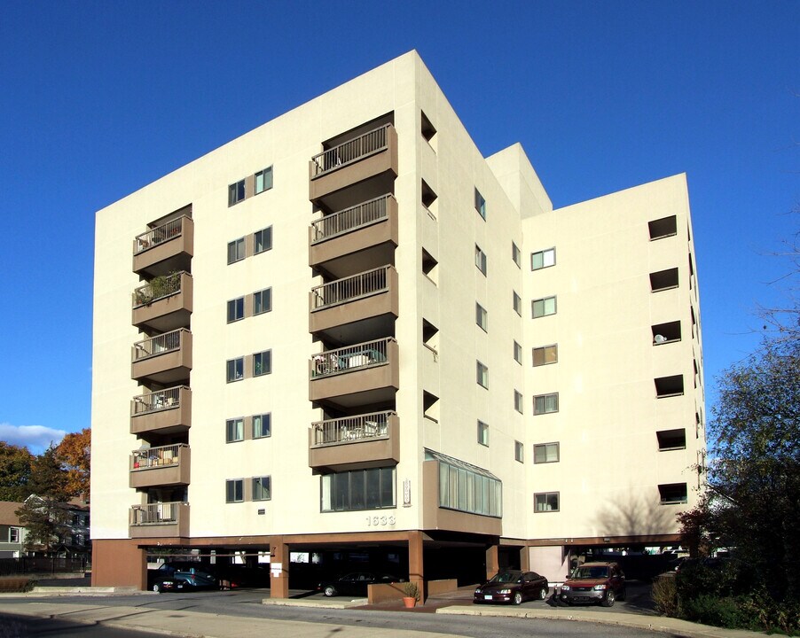 Washington Heights in Stamford, CT - Foto de edificio