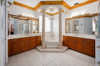 576 NW 120th Dr in Coral Springs, FL - Foto de edificio - Building Photo