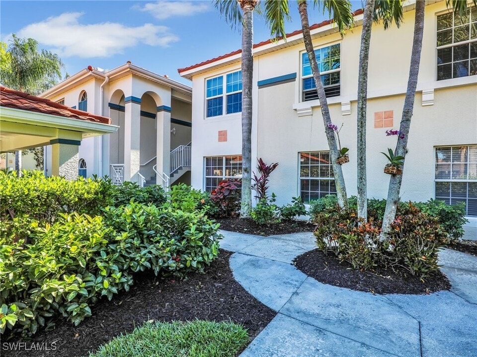 10711 Halfmoon Shoal Rd in Bonita Springs, FL - Building Photo
