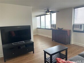 343 Hobron Ln in Honolulu, HI - Building Photo - Building Photo