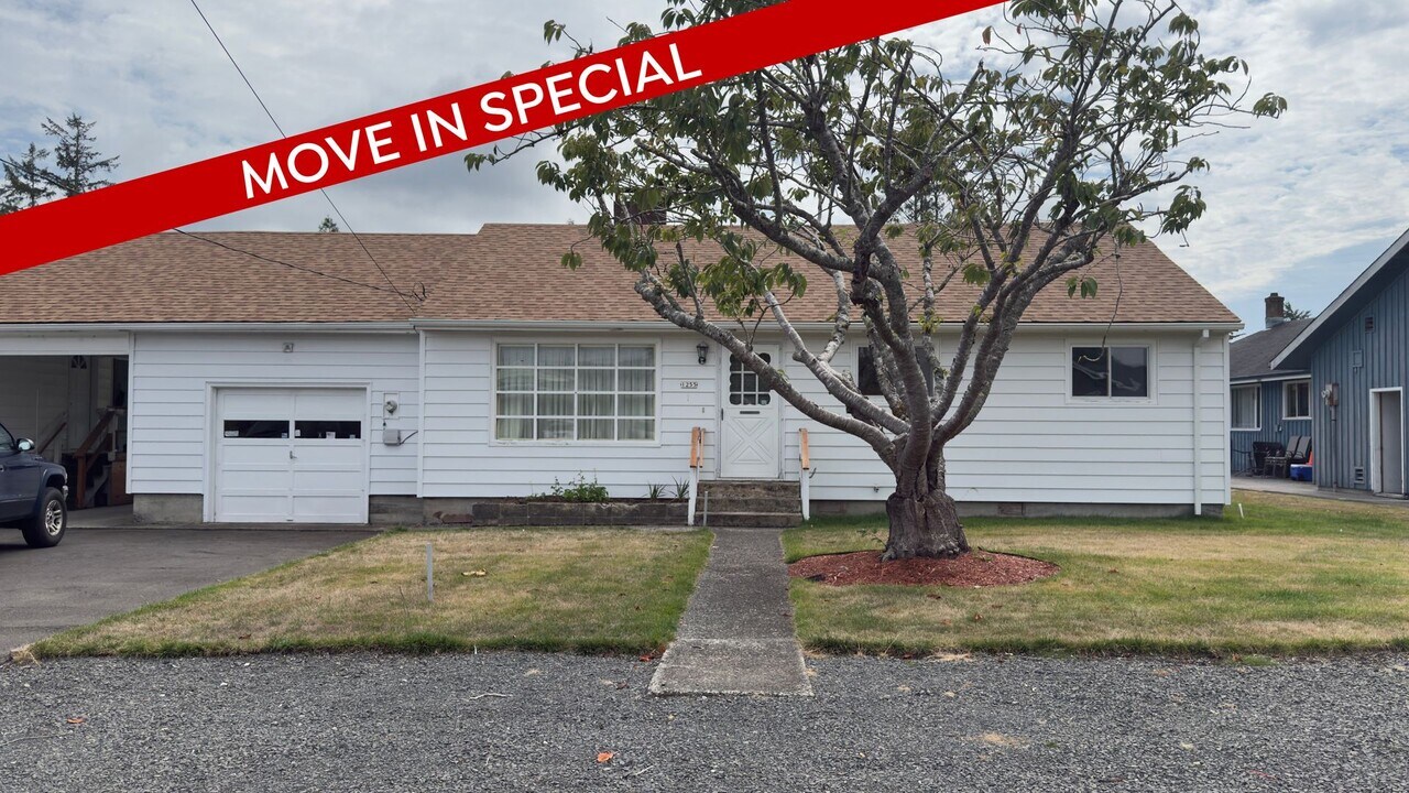 1255 Avenue A in Seaside, OR - Building Photo