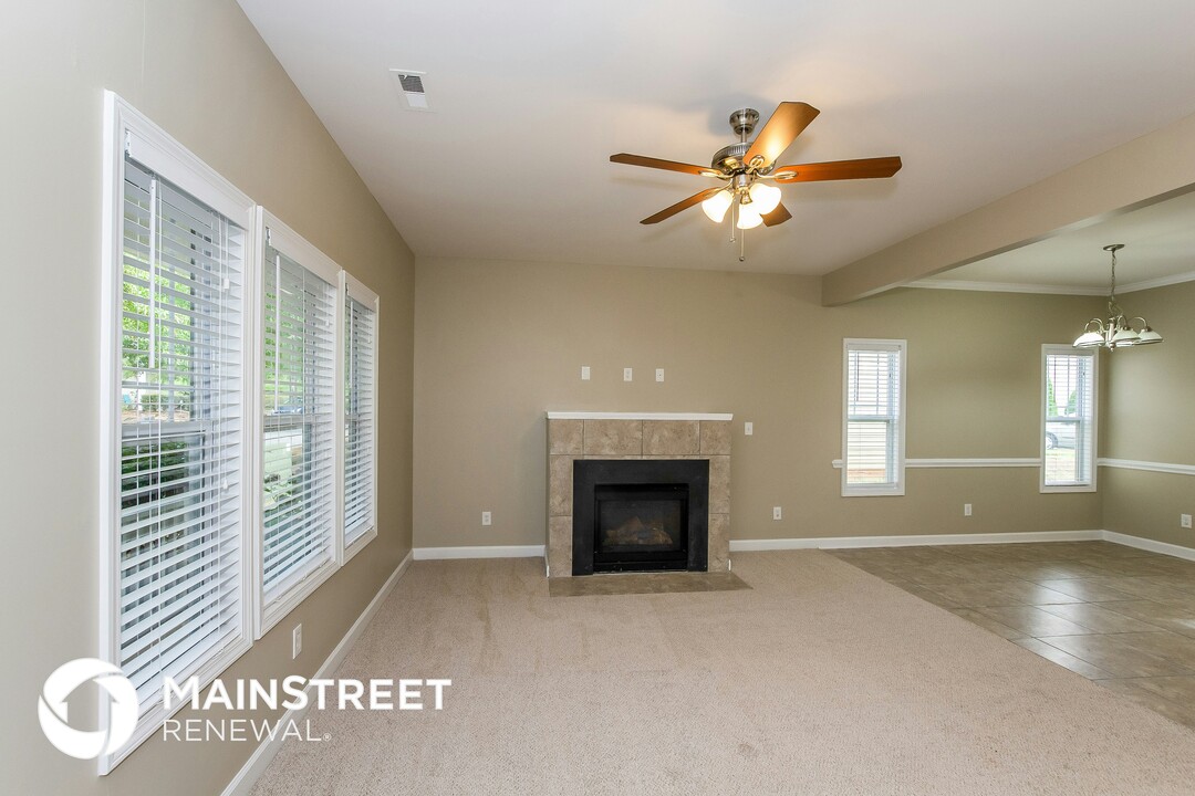 12324 Cross Meadow Rd in Huntersville, NC - Building Photo