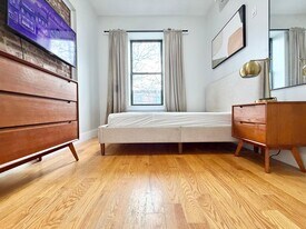 11-09 36th Ave in Queens, NY - Building Photo