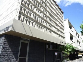 3114 Waialae Ave in Honolulu, HI - Building Photo