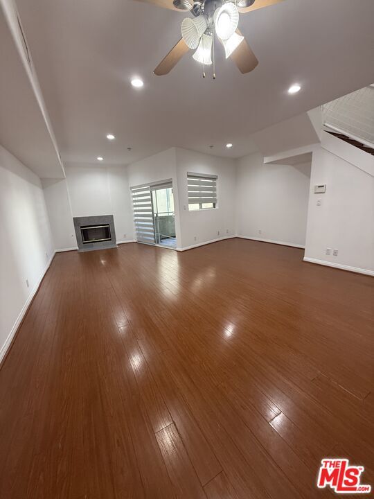 621 E Olive Ave in Burbank, CA - Building Photo - Building Photo