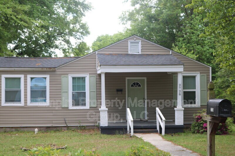 2728 Kingswood Dr in Columbia, SC - Foto de edificio