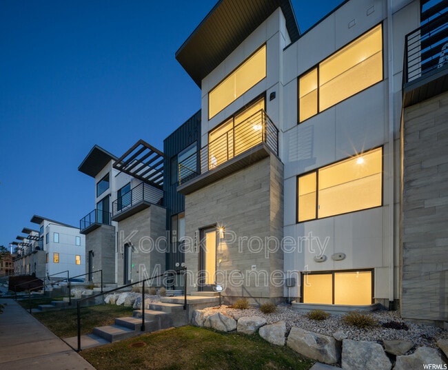 property at 1541 E Talo Ct