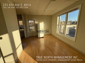 221 6th Ave E in Alexandria, MN - Foto de edificio - Building Photo