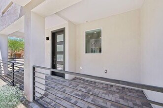 2125 E Voltaire Ave in Phoenix, AZ - Building Photo - Building Photo