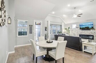 8302 Elander Dr in Killeen, TX - Foto de edificio - Building Photo