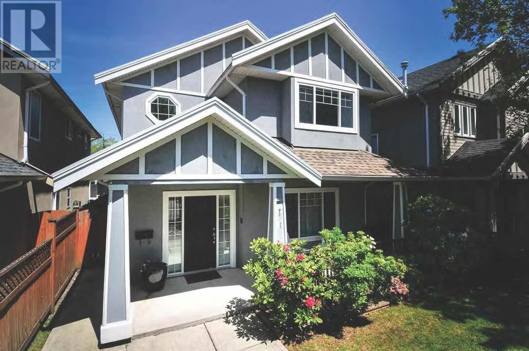 10533 Williams Rd in Richmond, BC - Building Photo