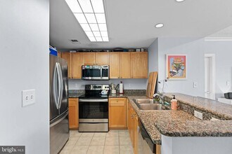 777 7th St NW in Washington, DC - Building Photo - Building Photo