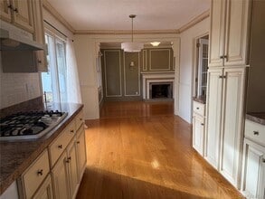 14 Genesee Dr in Commack, NY - Foto de edificio - Building Photo