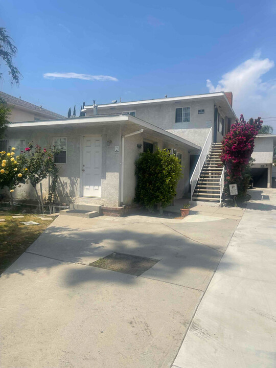 717 W Glenoaks Blvd in Glendale, CA - Building Photo