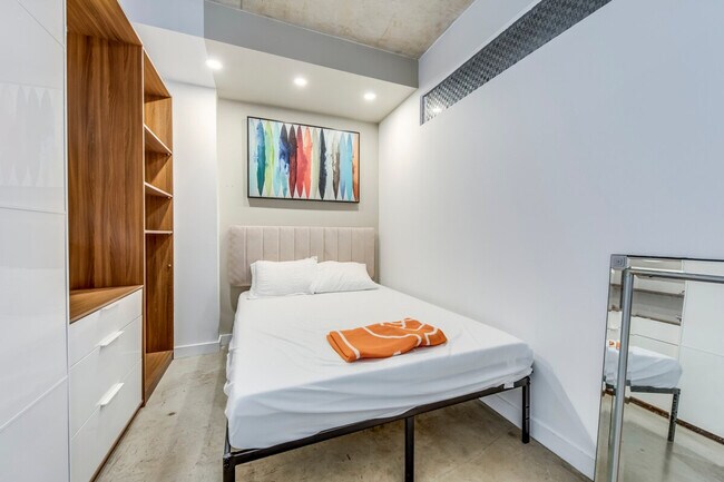 25 Gore Vale Ave, Unit SI ID1054296P in Toronto, ON - Building Photo - Building Photo