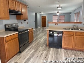8203 Coppergate in Converse, TX - Building Photo - Building Photo