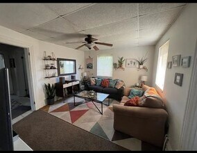 2121 Eggers St in Pittsburgh, PA - Building Photo - Building Photo