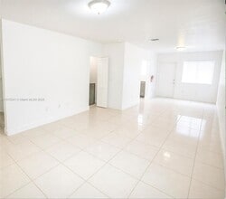 8319 NW 5th Ave in Miami, FL - Building Photo - Building Photo