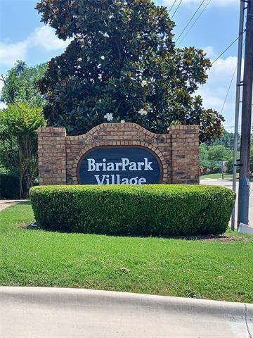 property at 2500 E Park Blvd
