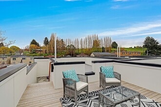 1467 S Columbian Way in Seattle, WA - Building Photo - Building Photo