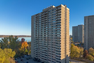 The Park West in Ottawa, ON - Foto de edificio - Building Photo