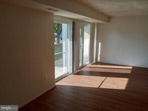 7613 Fontainebleau Dr in New Carrollton, MD - Building Photo - Building Photo