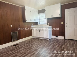 1002 Suzanna St in Dothan, AL - Building Photo - Building Photo