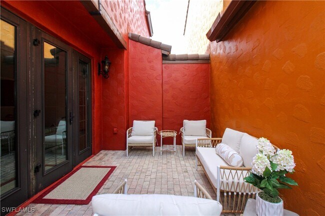 9025 Alturas St in Naples, FL - Building Photo - Building Photo