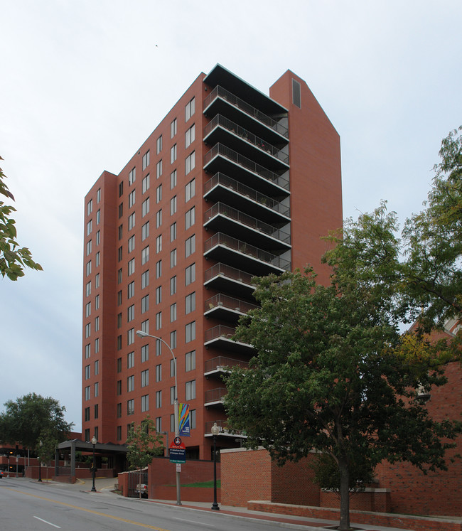 Cathedral Square Towers in Kansas City, MO - Building Photo - Building Photo