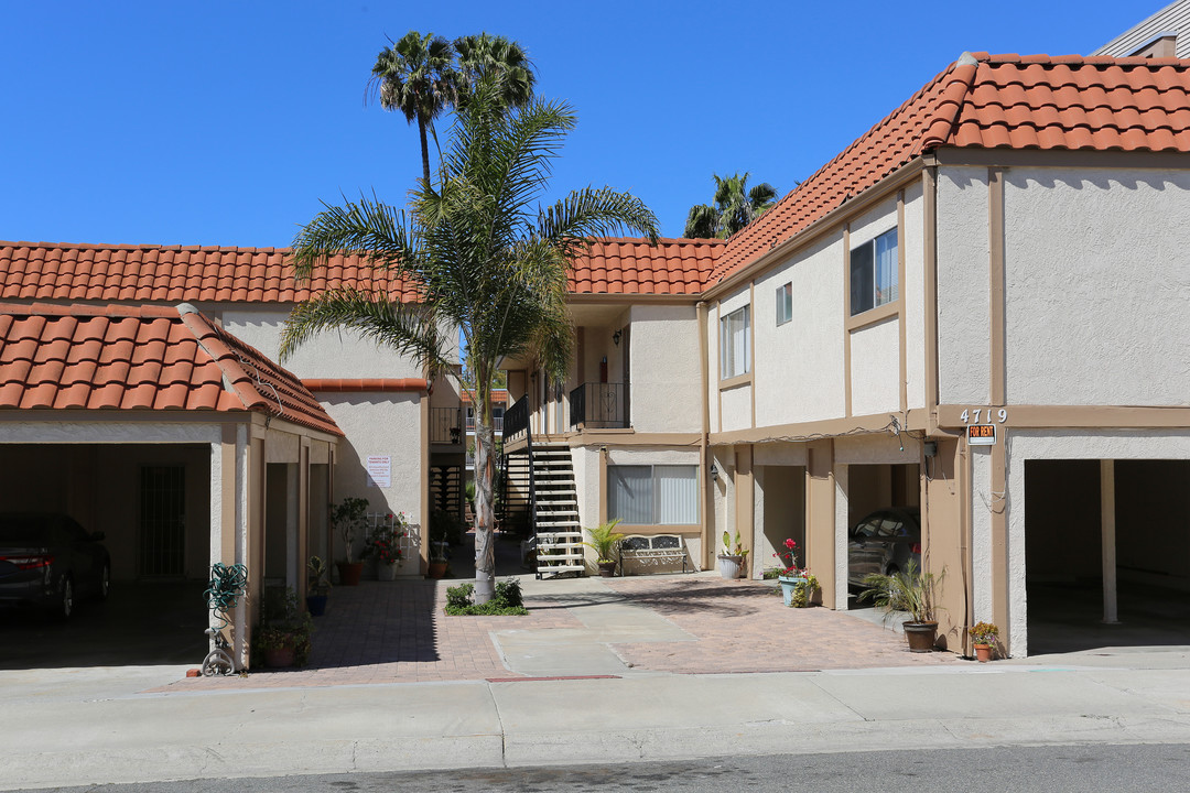 4719-4725 Marina Dr in Carlsbad, CA - Building Photo