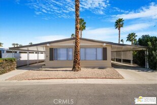 38 Paseo Laredo N in Cathedral City, CA - Building Photo
