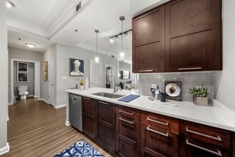 The GoodWynn at Town Brookhaven by ARIUM in Atlanta, GA - Foto de edificio - Building Photo