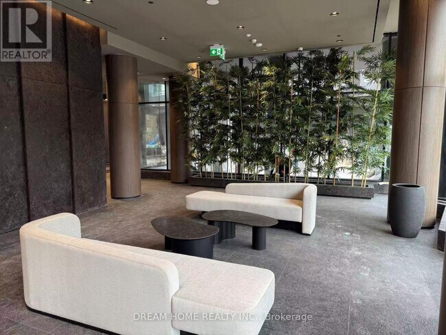 110 Broadway Ave in Toronto, ON - Building Photo - Building Photo