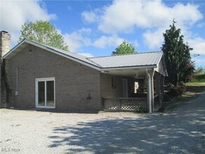 4450 College Hill Rd in Cambridge, OH - Building Photo - Building Photo