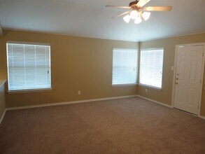 313 Flowering Plum Ln in Fort Worth, TX - Building Photo - Building Photo