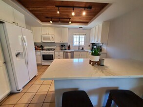 1176 Seaward St in San Luis Obispo, CA - Foto de edificio - Building Photo