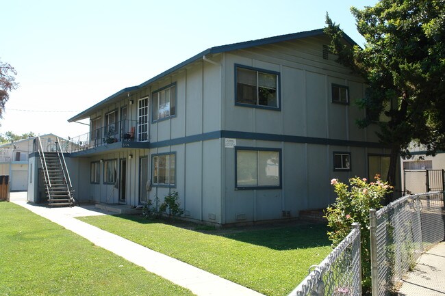 5728 Tucson Dr in San Jose, CA - Foto de edificio - Building Photo
