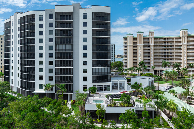 Grandview at Bay Beach in Fort Myers Beach, FL - Foto de edificio - Building Photo