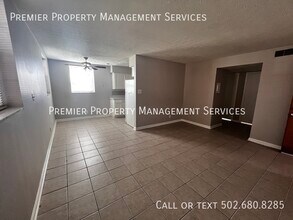 4401 Landside Dr in Louisville, KY - Building Photo - Building Photo