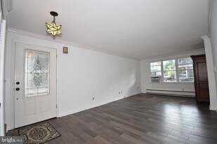 70 Centre St in Haddonfield, NJ - Building Photo