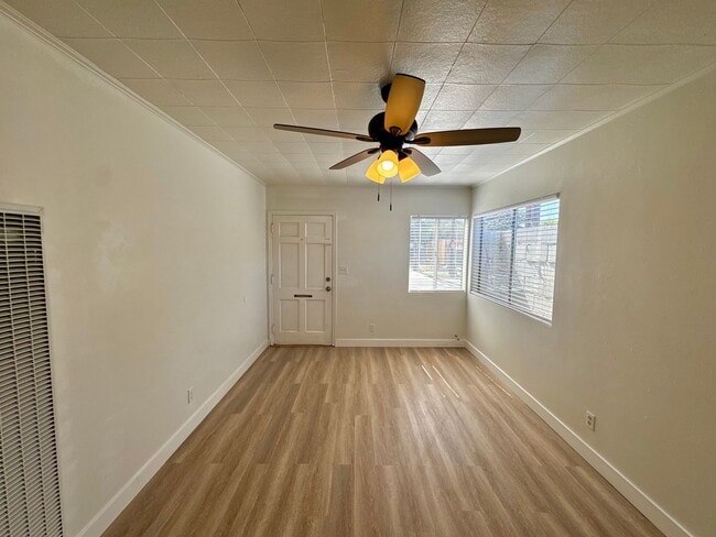 1465 W Parade St in Long Beach, CA - Building Photo - Building Photo