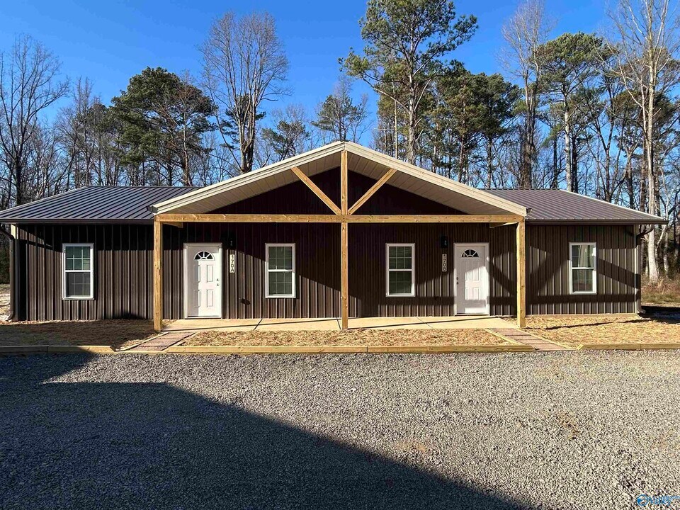 170 Mat Morrow Rd in Arab, AL - Building Photo