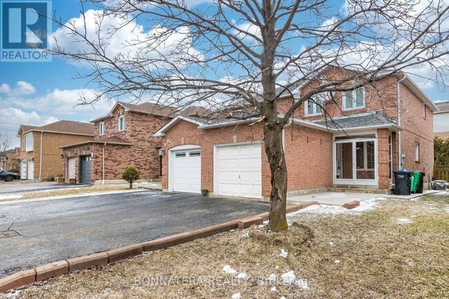 5359 Bullrush Dr in Mississauga, ON - Building Photo - Building Photo
