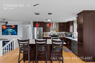 3 Arthur Ave in Bristol, RI - Building Photo - Building Photo