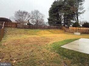 12826 Camellia Dr in Silver Spring, MD - Foto de edificio - Building Photo