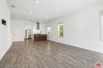 455 Rexford Dr in Beverly Hills, CA - Building Photo - Building Photo