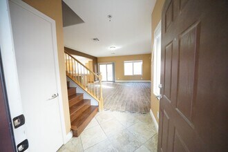 2441 Rue Bienville Way in Henderson, NV - Building Photo - Building Photo